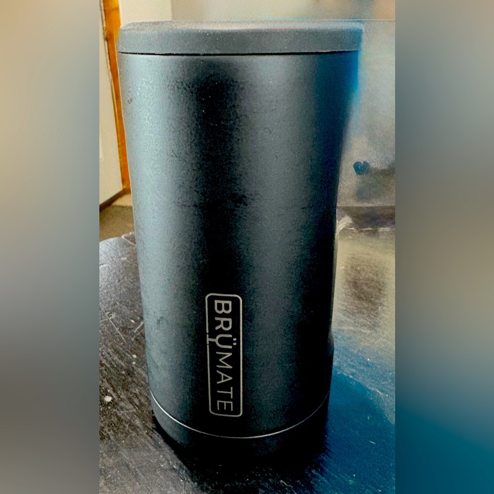 BrüMate Black Insulated Can Cooler